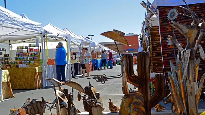 Image: Art Attack Promotions Art & Crafts Market on Oracle Plaza