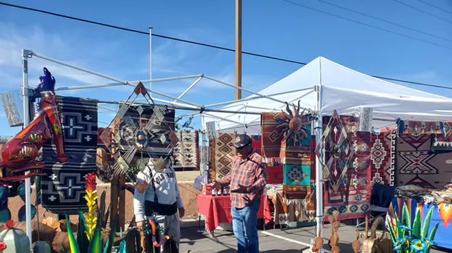 Image: Holiday Art & Crafts Market on Oracle Plaza (se corner of Orange Grove)