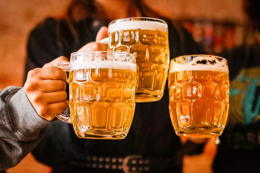 lager_draft_pour_az_women_collab__2_.webp