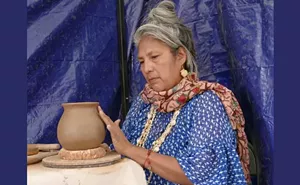Image: Tohono O&rsquo;odham Utilitarian Vessel Pottery Workshop